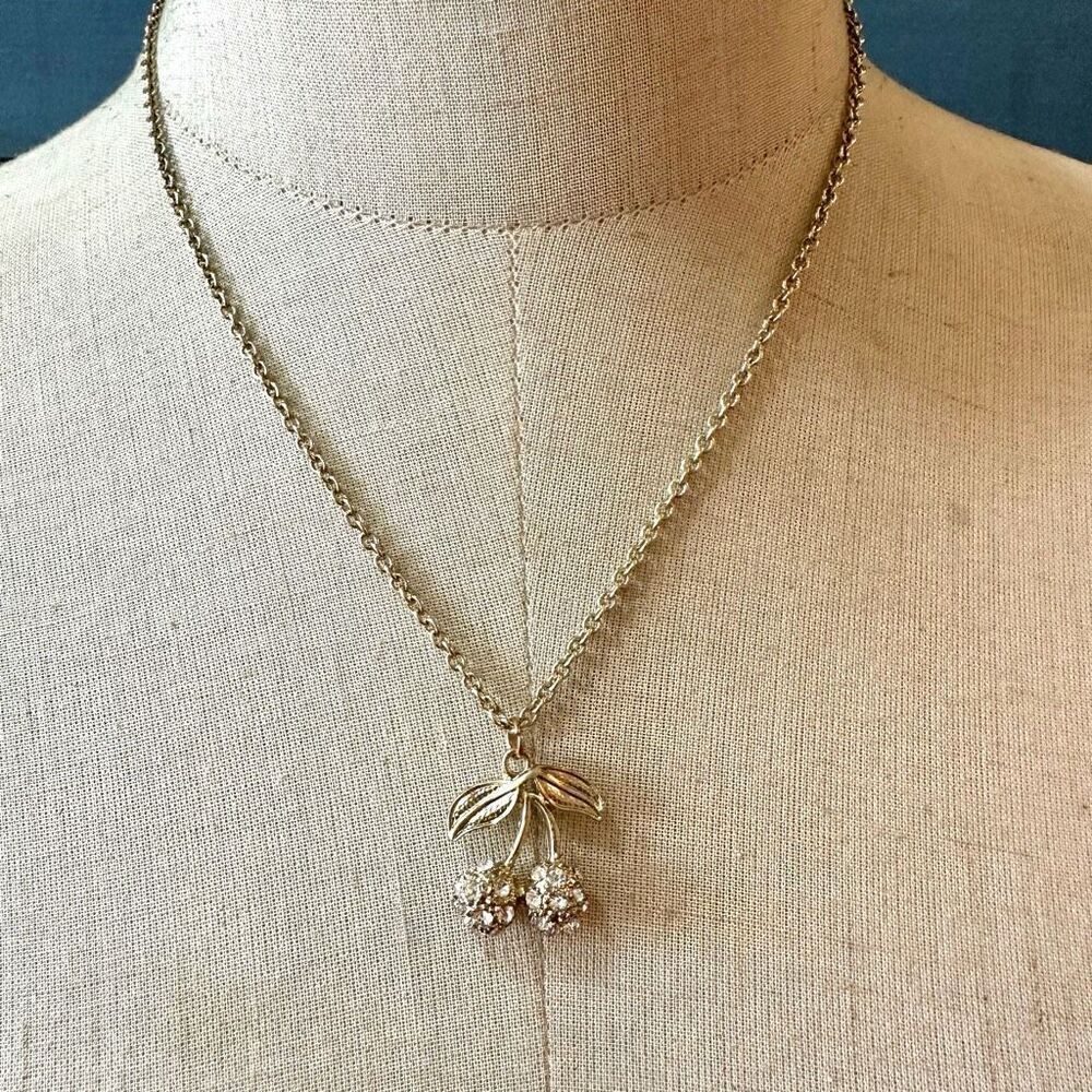 GOLD TONE 3-D RHINESTONE CHERRY PENDANT NECKLACE